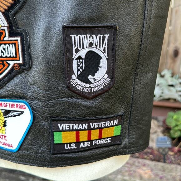 Genuine Leather Motorcycle Vest Sz 42 W/ Harley-Davidson POW Veteran Patches - Picture 8 of 14